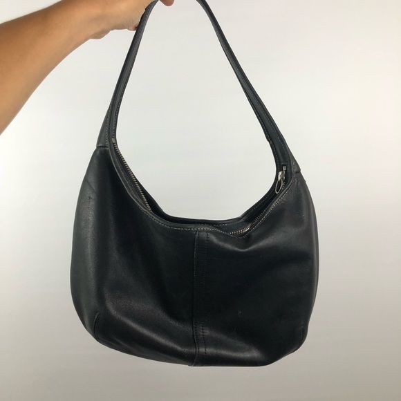 Coach Handbags - Coach Leather Purse 🌺